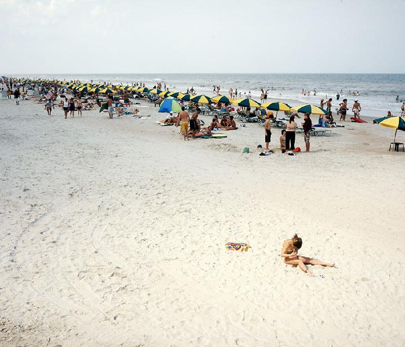 little-girl-solitary-on-bea 