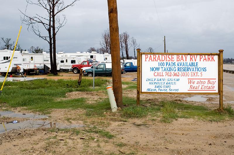 worker-trailer-park-Wavelan 